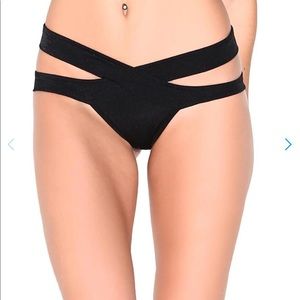 I heartraves Aries godess scrunch back booty short